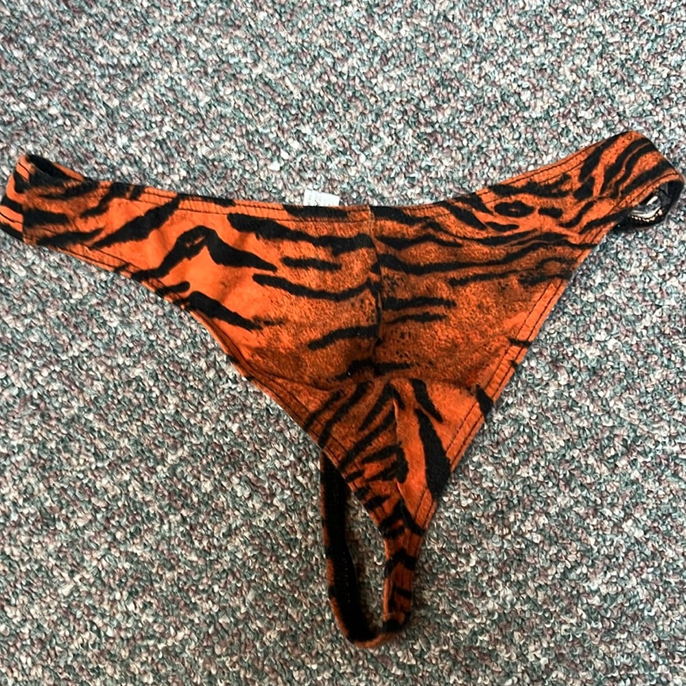 Doreanse men tiger orange thong , XL